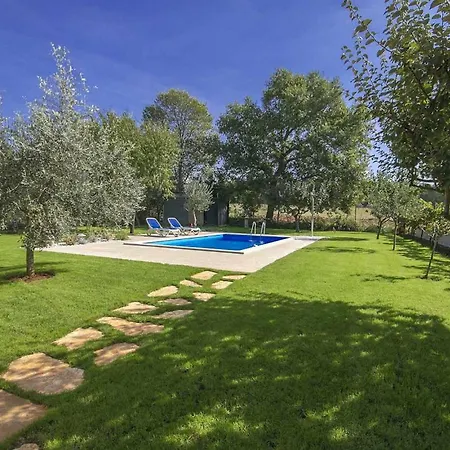 Oliva Hotel 3*